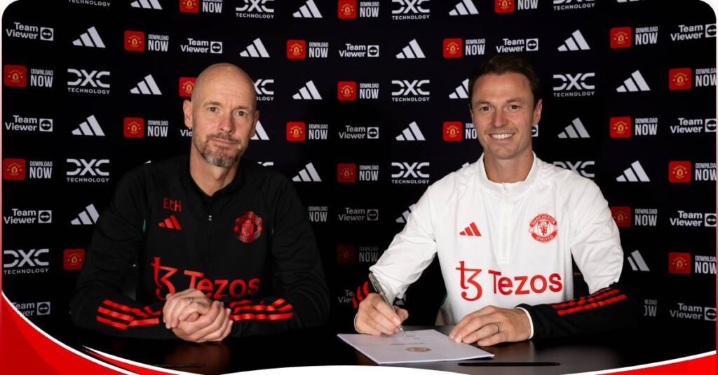 Manchester United sign Jonny Evans