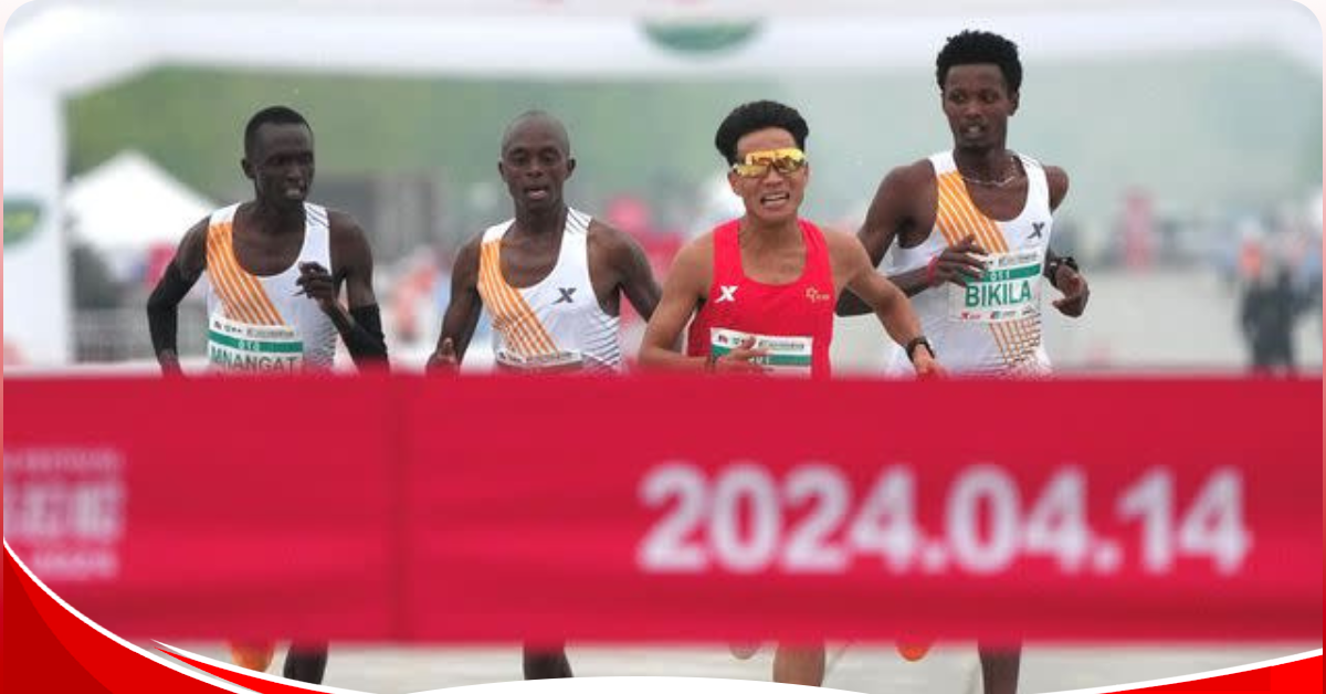 Kenyan Athlete Willy Mnangat has responded as to why he was seen letting a Chinese runner win during the Beijing half marathon. Photo: Cui Nan / cnsphoto /