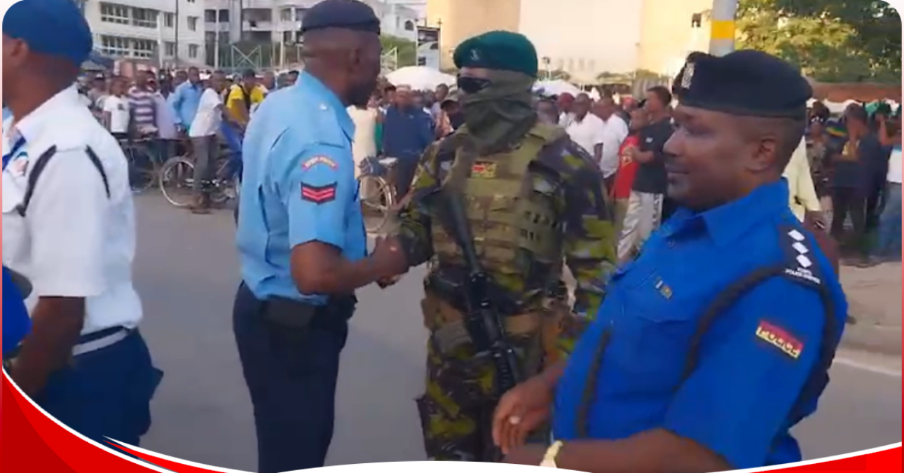 Police and KDF officers reconcile after Likoni Ferry public scuffle