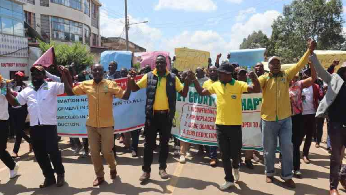 Kuppet officials join junior secondary school teachers during protests in Bomet. Photo/courtesy