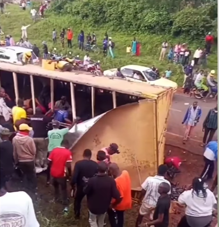 Mumias: Residents scramble for free alcohol after lorry accident