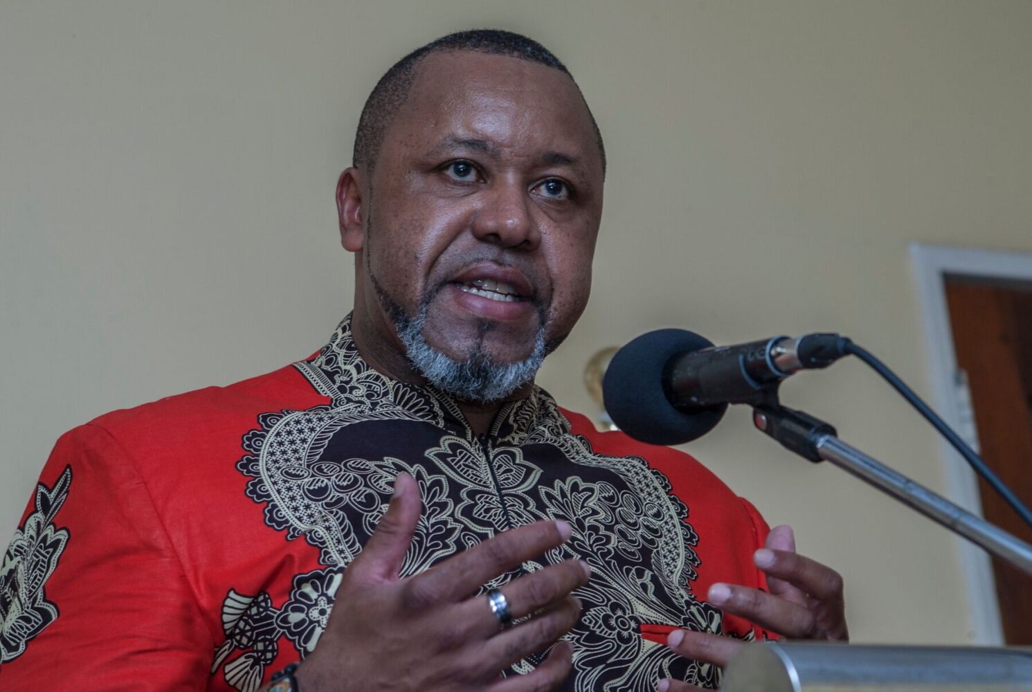 Plane carrying Malawi vice president, 9 others goes missing