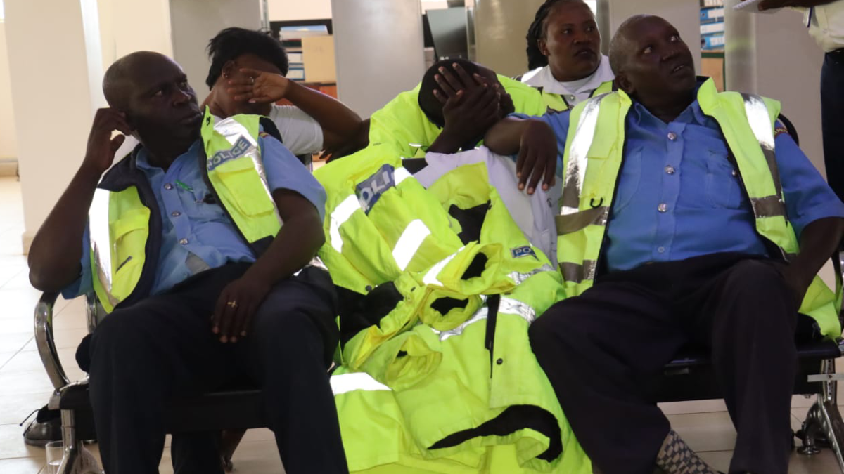 Drama as EACC arrests 5 traffic police officers collecting bribe along Kakamega-Bungoma Road