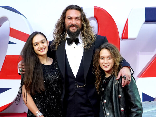 Jason Momoa admits his teenagers dont own phones: “Kids don’t need screens they need creativity”