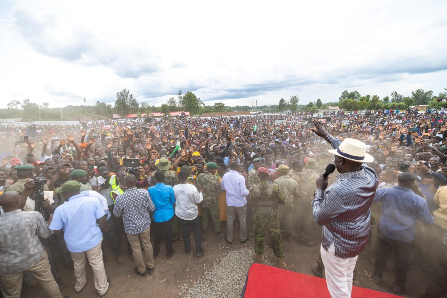 Three arrested after a shoe was thrown at President Ruto in Kehancha