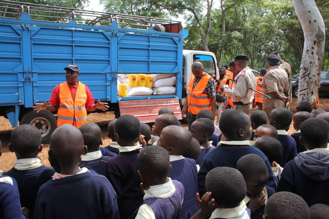 13 primary schools benefit from food donations to combat hunger