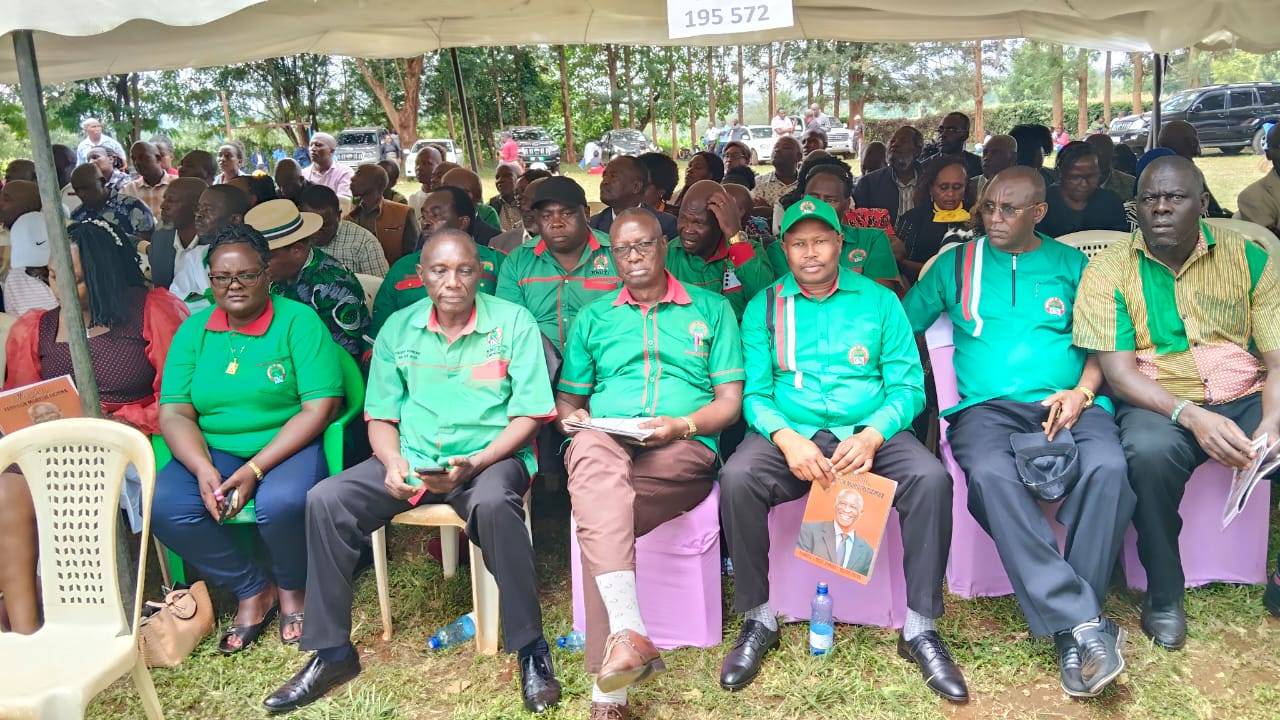 Teachers demand 60% salary increase as CBA comes to an end