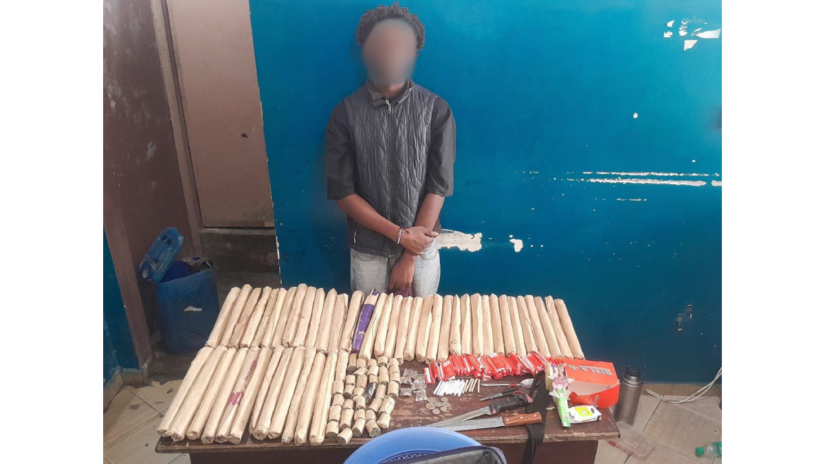 Police arrest knife-wilding gangster with 80 rolls of bhang in Mombasa