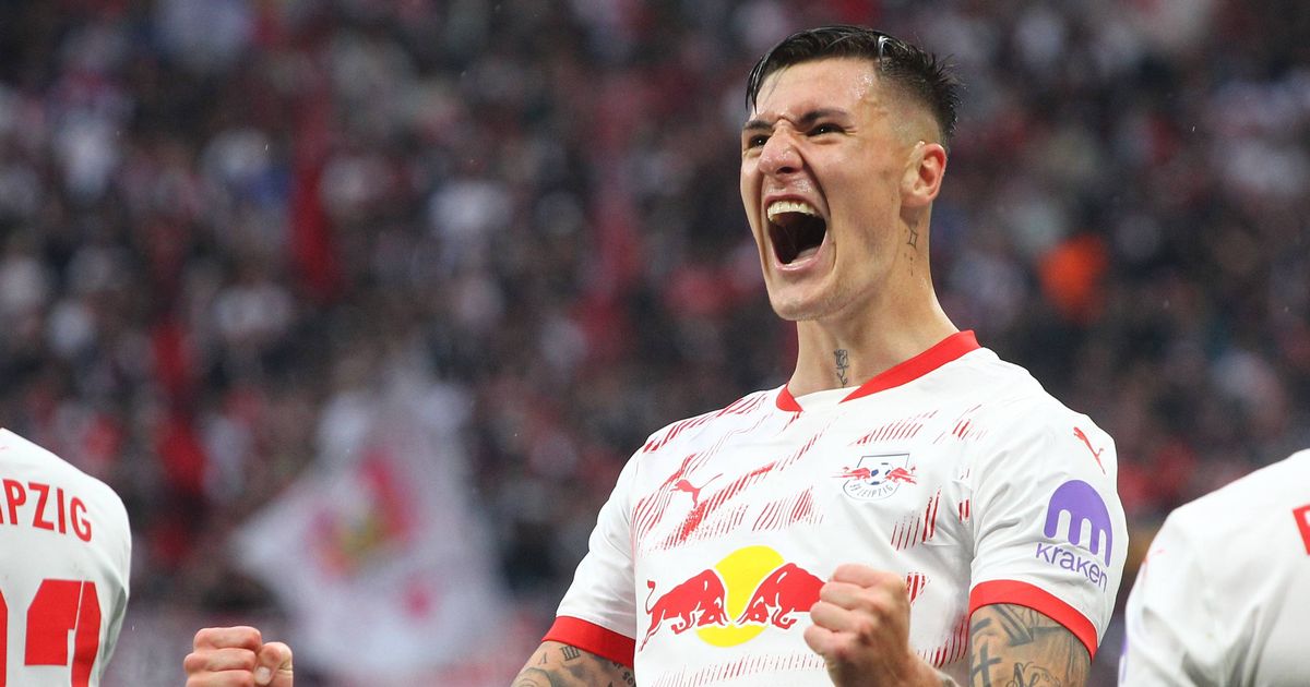 Newcastle and Manchester United set to battle for Bundesliga star Šeško
