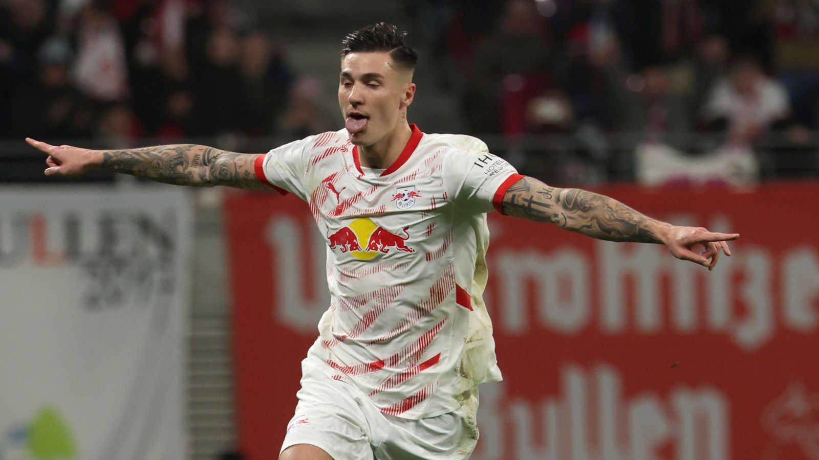 Sesko agrees terms with Manchester United amidst Newcastle battle