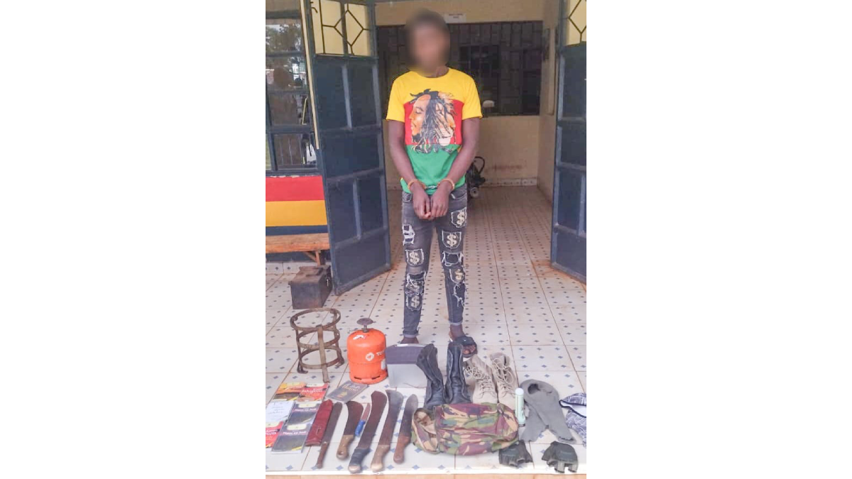 Police arrest machete-wielding gangster; recover  4 machetes, sword, 2 balaclavas and military boots after raiding his house