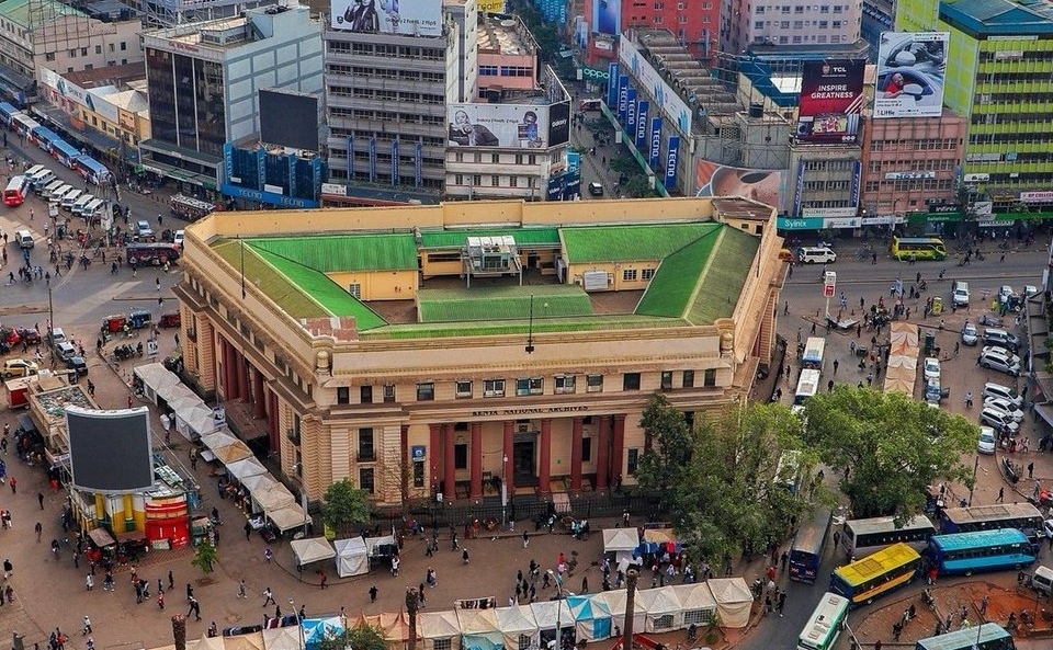 Illegal Nairobi CBD power hub exposed: Sakaja, police dismantle rogue station near Archives; crackdown on crime, vandalism launched