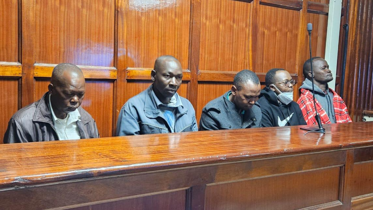 Police seek to detain 5 officers accused of illegal firearms trafficking for 14 days