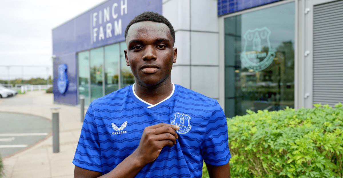 Kenyan Ray Roberts inks 3-year professional deal with Everton-U18