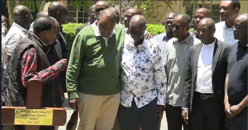 Uhuru Kenyatta pays tribute at Raila Odinga’s grave in Kang’o Ka Jaramogi