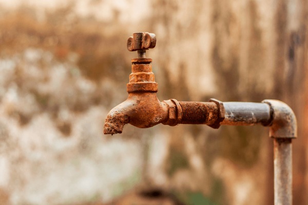 Mzima Pipeline bursts leaving Kenya’s coast in water crisis
