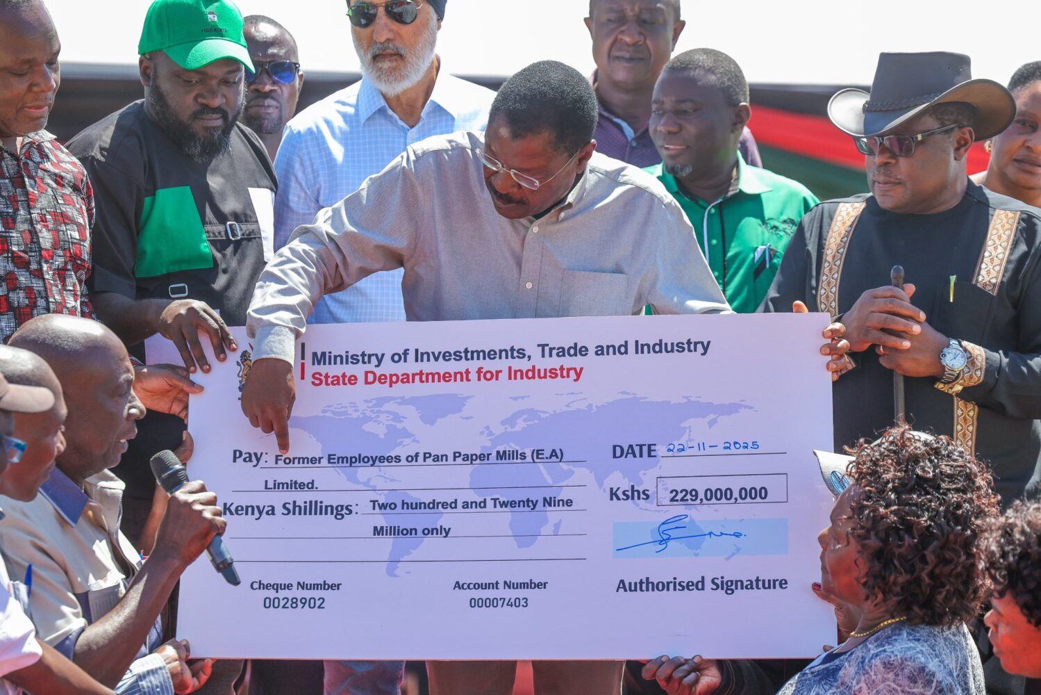 Speaker Wetang’ula oversees Ksh 230 million payout to former Pan Paper workers