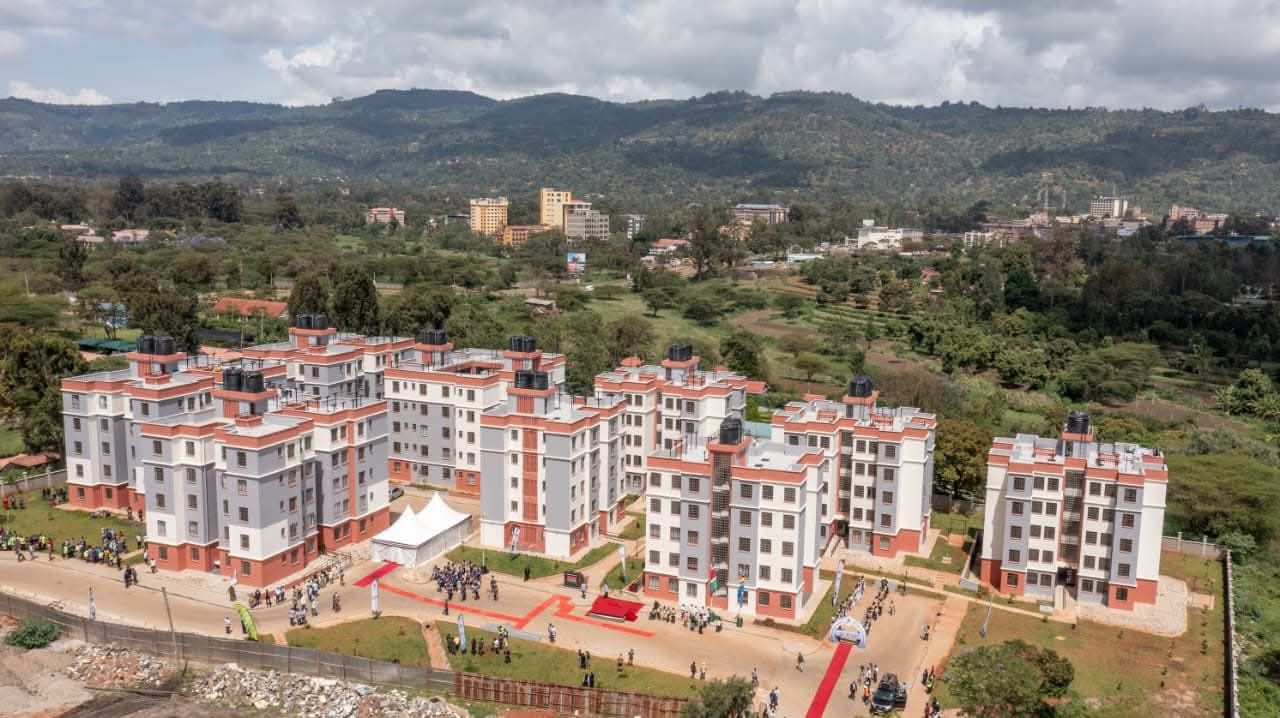 President Ruto hands over keys to 176 new home owners in Machakos