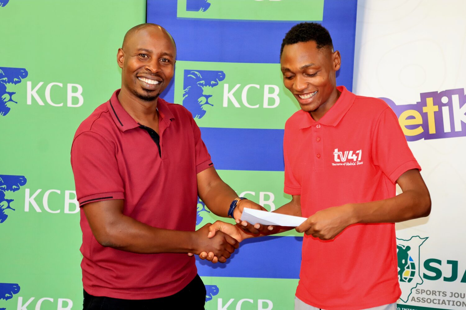 TV47’s Duncan Mutua emerges overall winner in table tennis at the SJAK inaugural indoor games