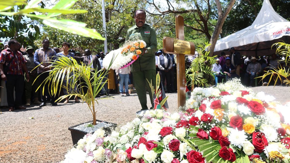 Kalonzo leads Eastern Kenya delegation to honor Raila Odinga in Bondo