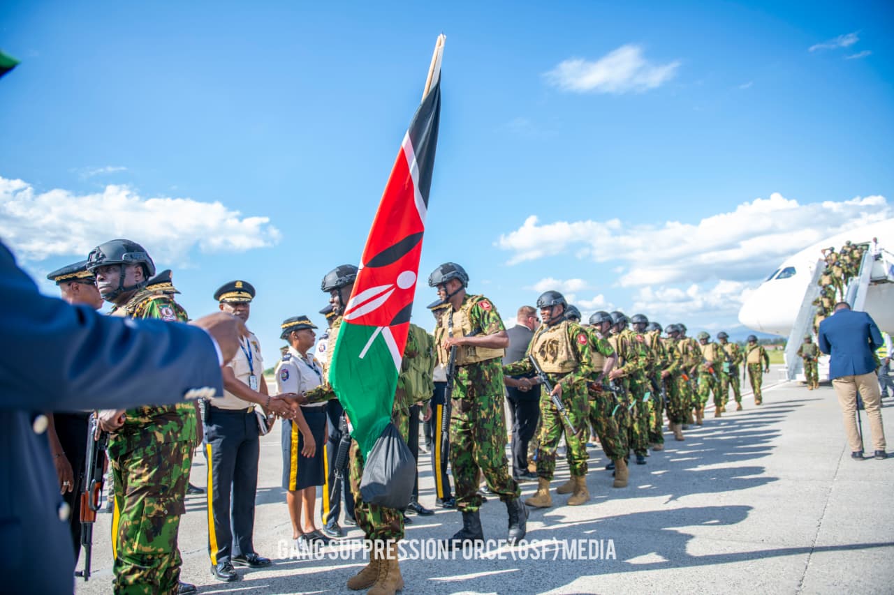 Kenya police officers arrive in Haiti.