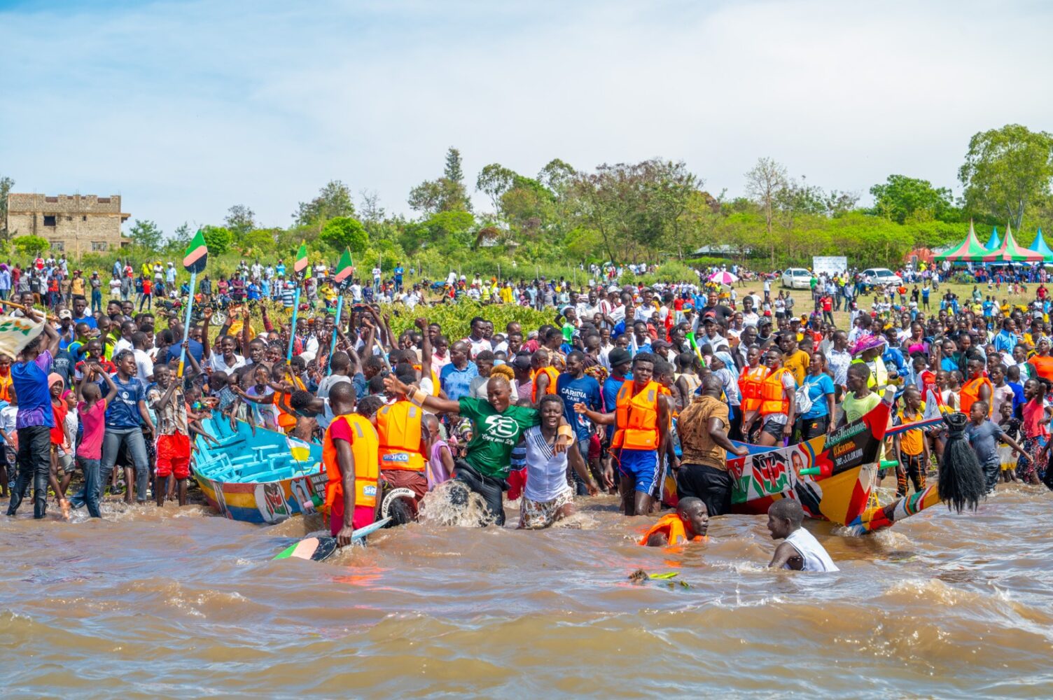 Boat riding competition to address fish-for-sex menace attracts over 5,000 spectators in Siaya