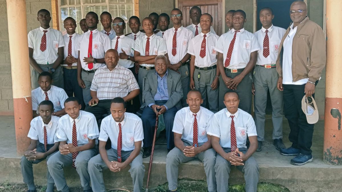 Retired educationist revisits seminary 70 years later