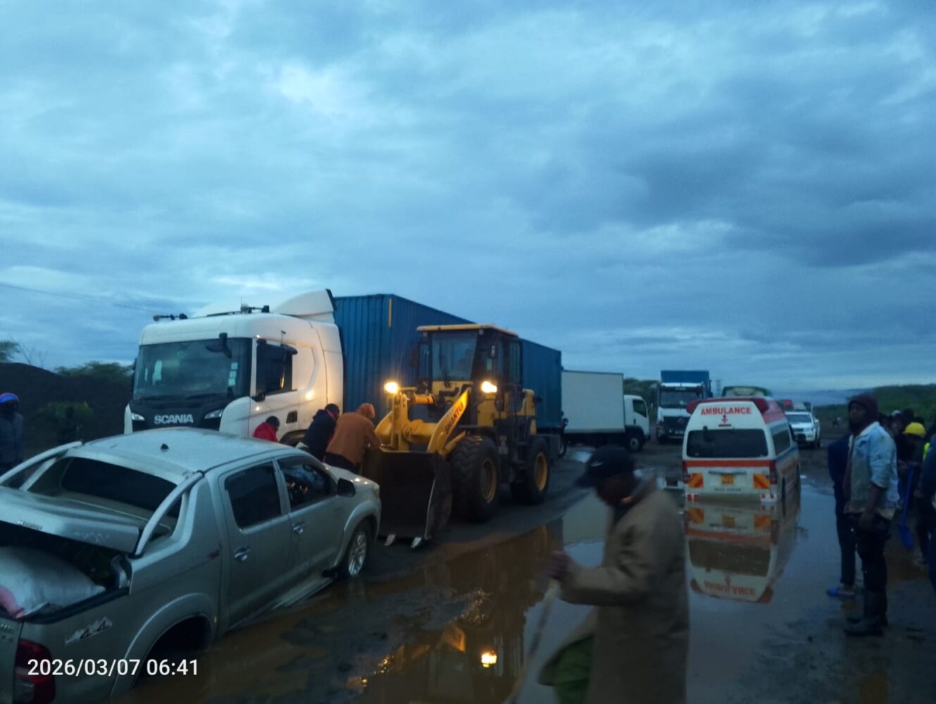 KeNHA warns motorists after flooding hits Mai Mahiu–Suswa–Narok road