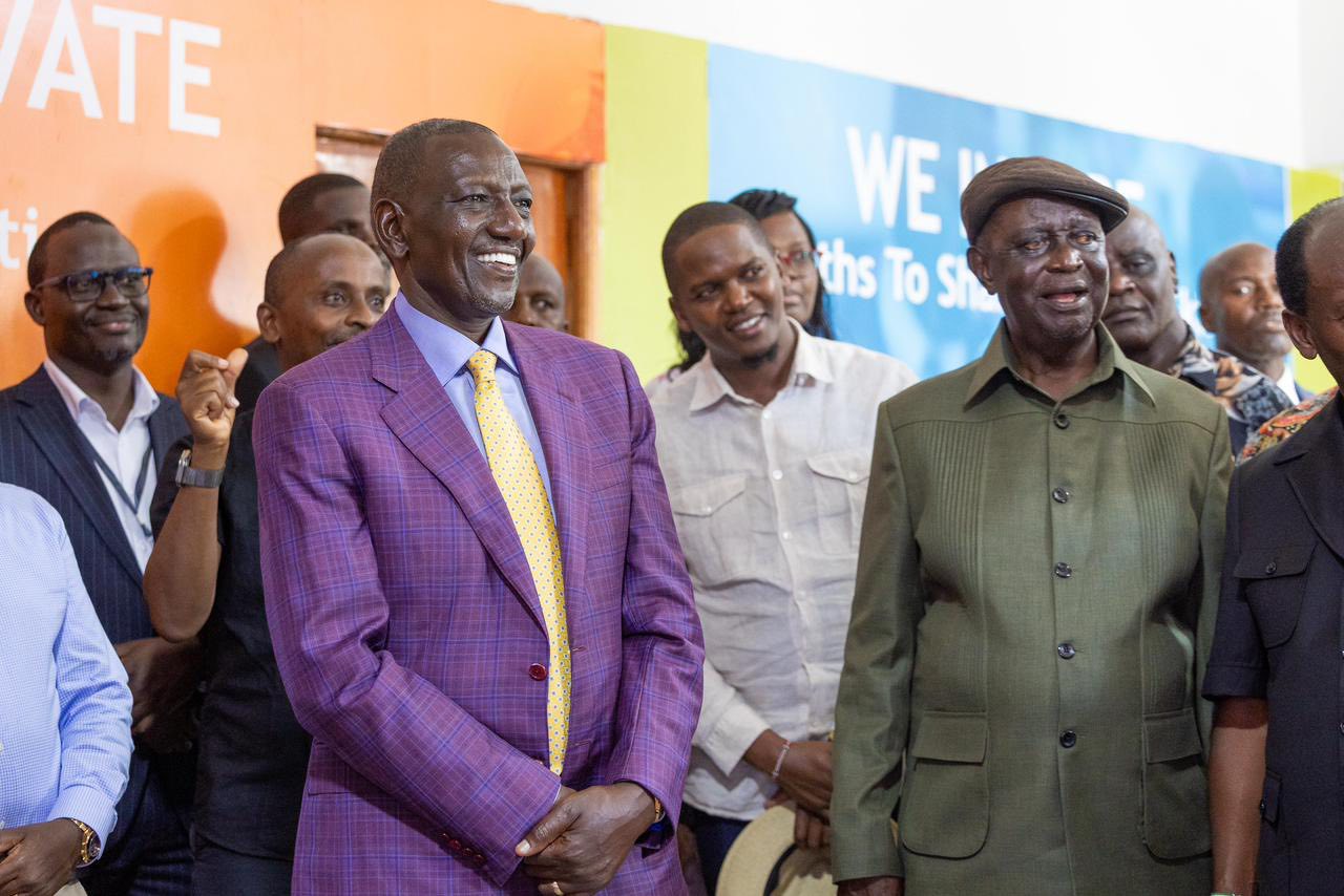 Ruto to youth: “Don’t allow politicians to use you as goons, bloggers”