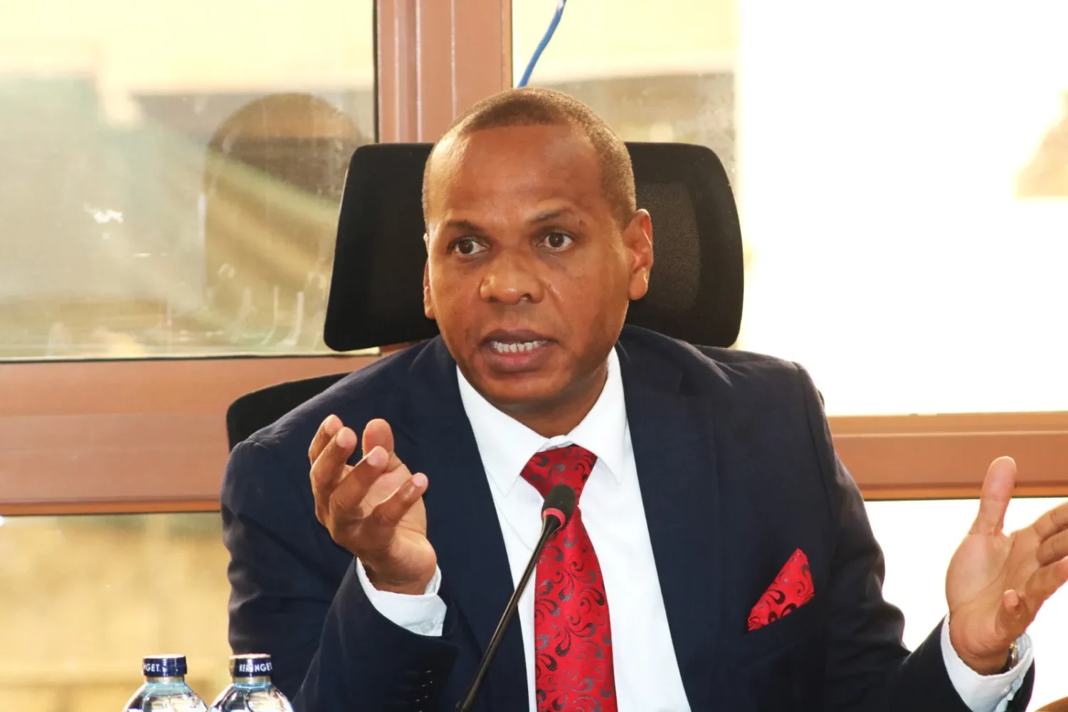 Senator Mungatana urges Governor Godhana to cancel Canada Trip