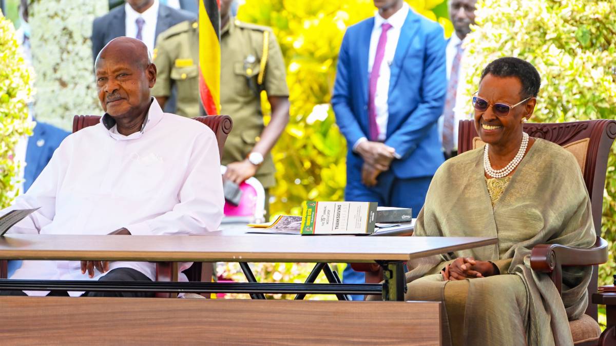 “God brought me back in time” – Museveni narrates near car accident while driving first lady and daughter