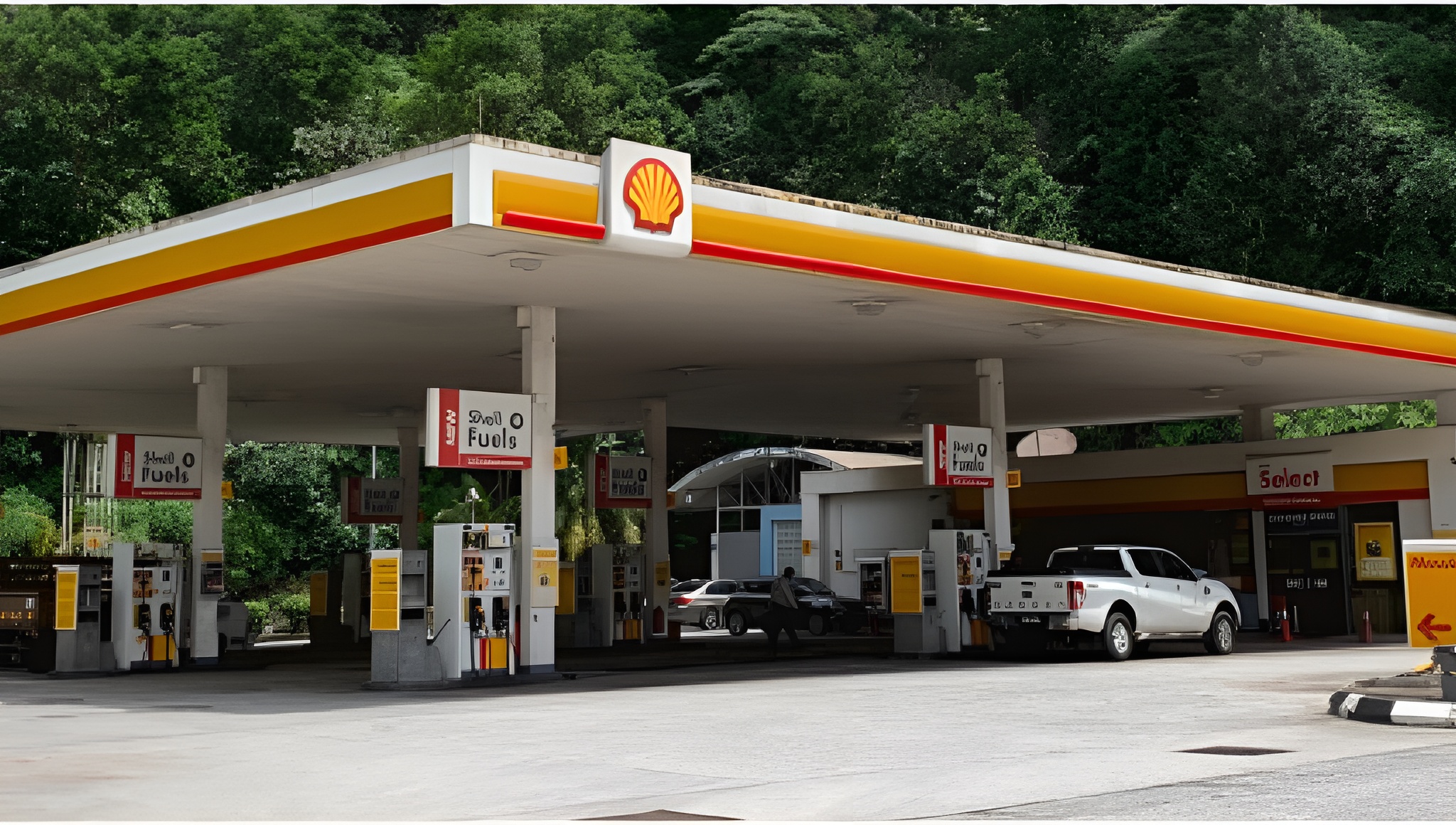 Sri Lanka declares Wednesdays a public holiday as Asian nations race to conserve fuel