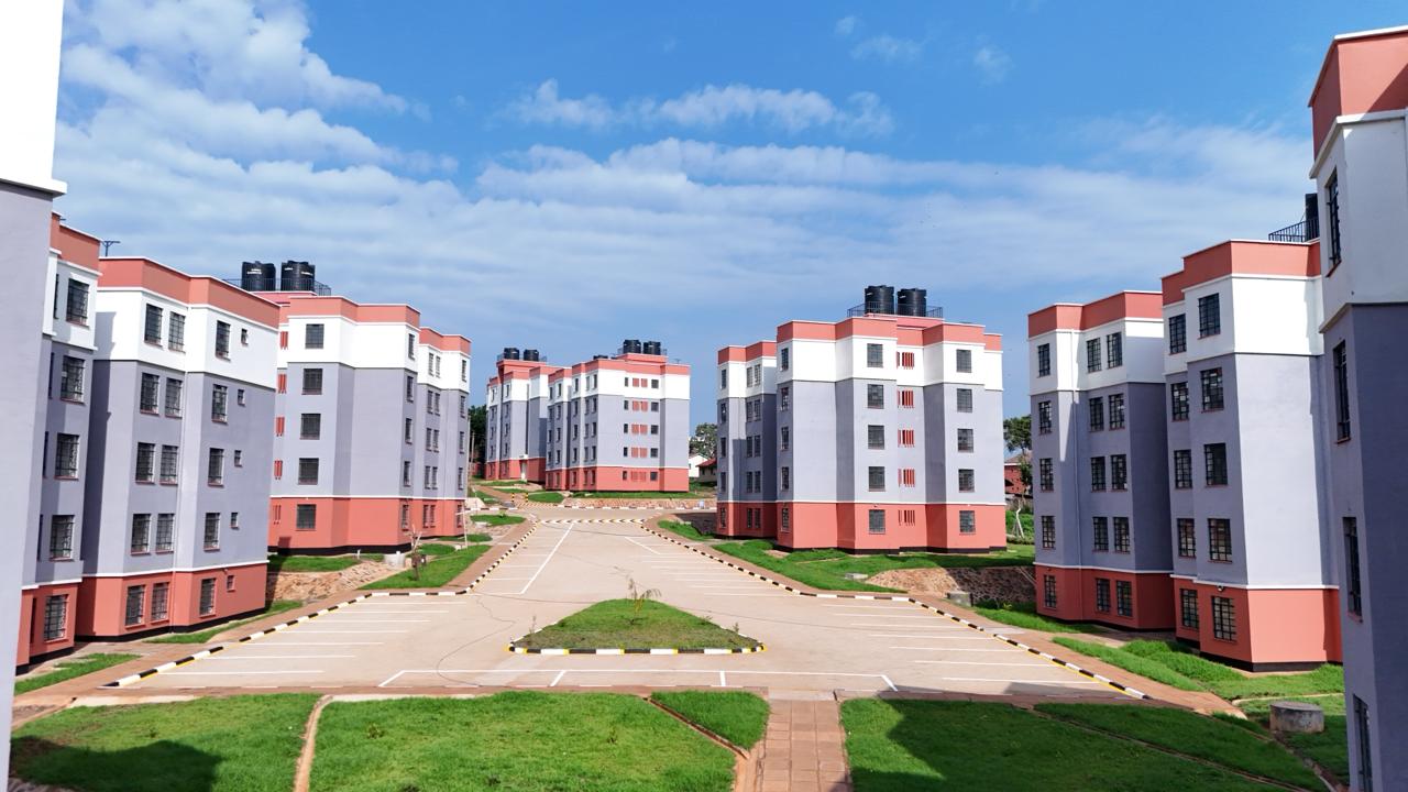 President Ruto hands over keys to new homeowners in Emgwen