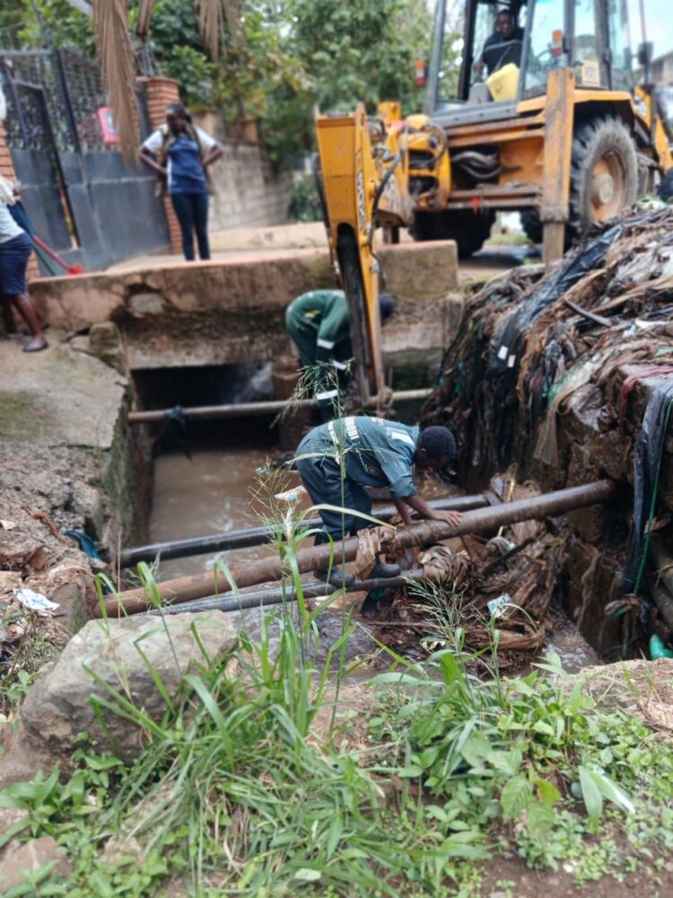 Weatherman issues storm warning as Sakaja’s Green Army ramps up drainage cleanup to avert flooding