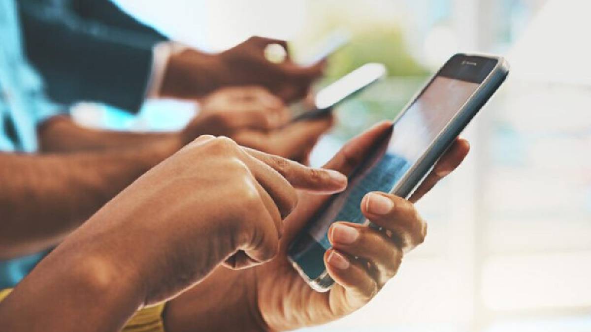 Salaried Kenyans depend on digital loans to get through the month, data shows