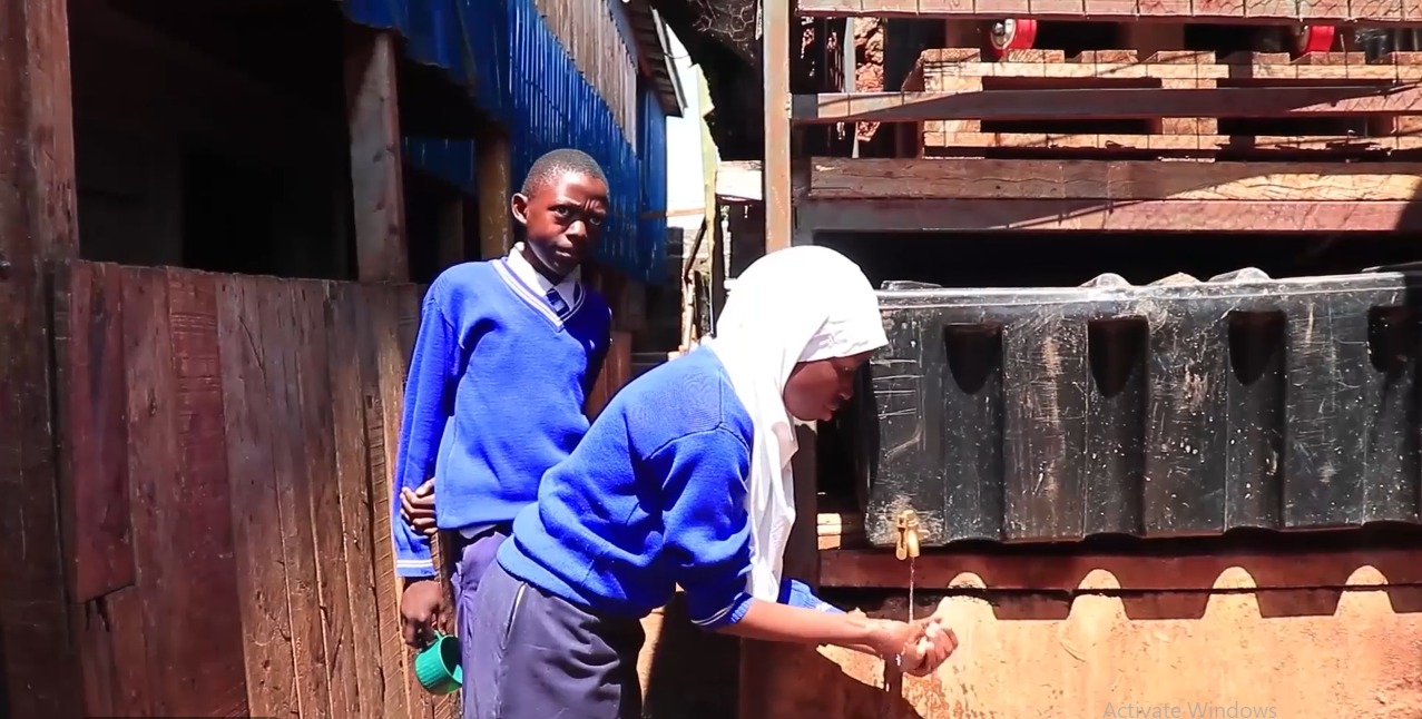 From air to water: Learners in Kibera get access to clean water through an innovative solution