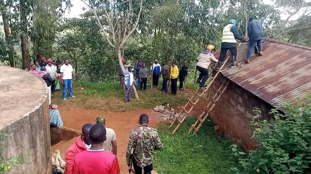 Photos: Police rescue thief stuck in church chimney