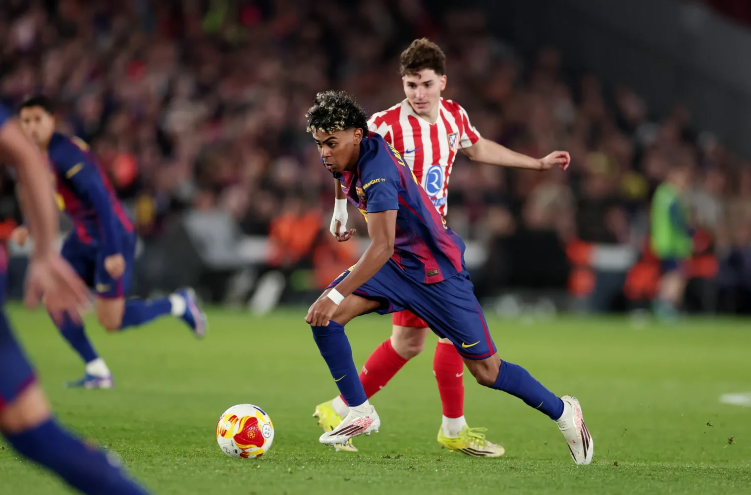 Atletico stun Barcelona at Camp Nou to seize Champions League advantage