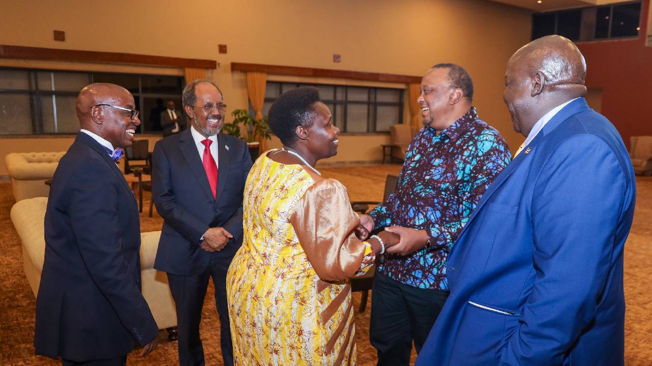 Retired President Uhuru attends Museveni’s state dinner ahead of his inauguration ceremony