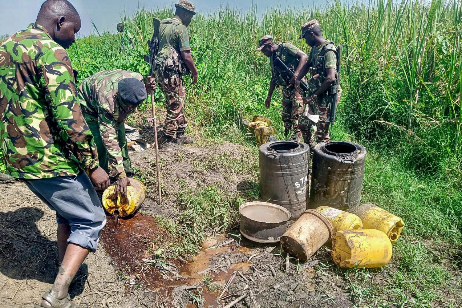 Police destroy over 1,000 Litres of illicit brew in Muhoroni raid