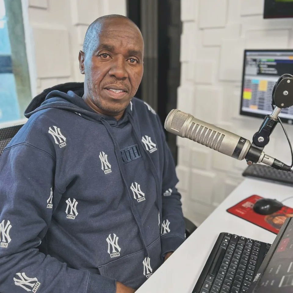 Legendary football commentator, the late Diblo Kaberia in his element. Photo: Facebook