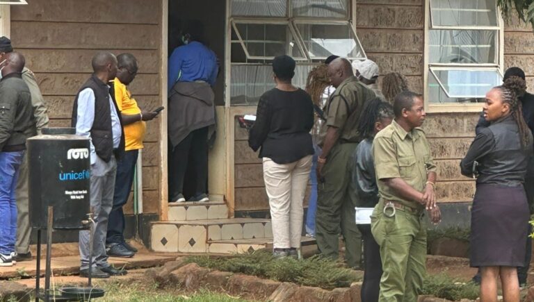 Protesters storm Ruiru-Sub County Hospital over detention of mothers for unpaid bills