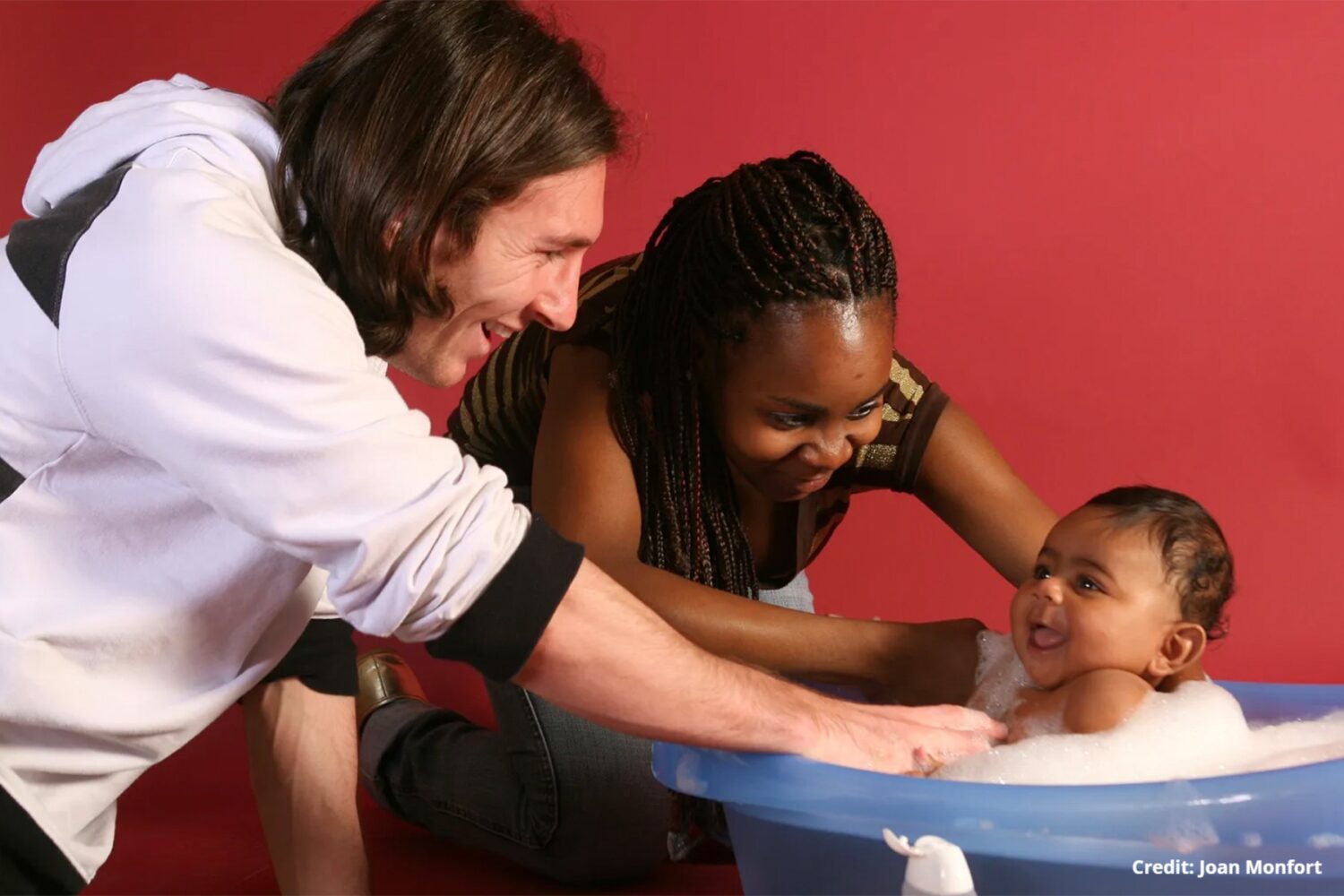 Yamal's mother Sheila Ebana also took part in the photo shoot with infant Lamine Yamal and Lionel Messi. Photo:X (Joan Monfort)
