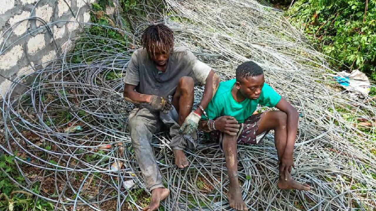 Police arrest two as one tonne of stolen KPLC conductors recovered in Mombasa