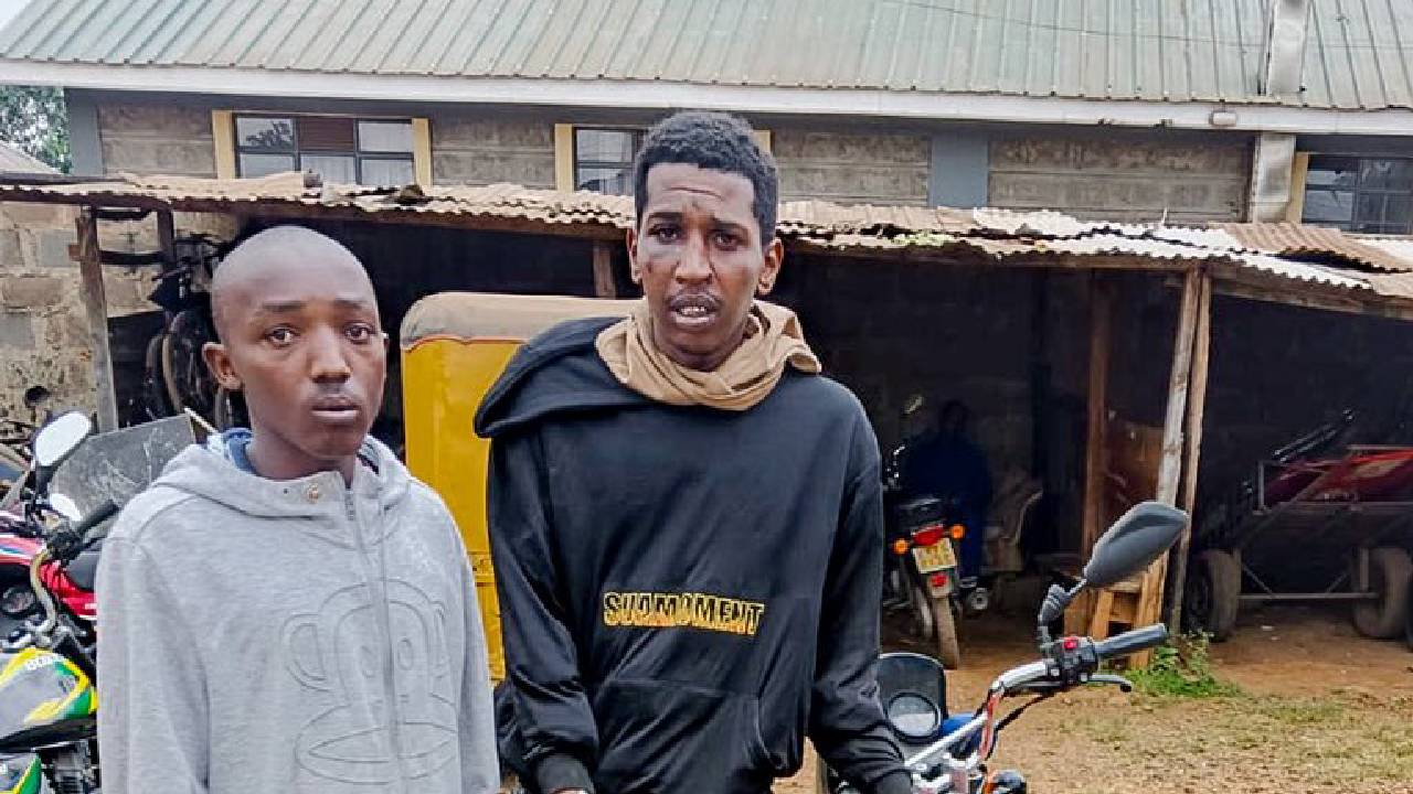 Two suspected phone snatchers arrested in Nairobi, 5 phones recovered