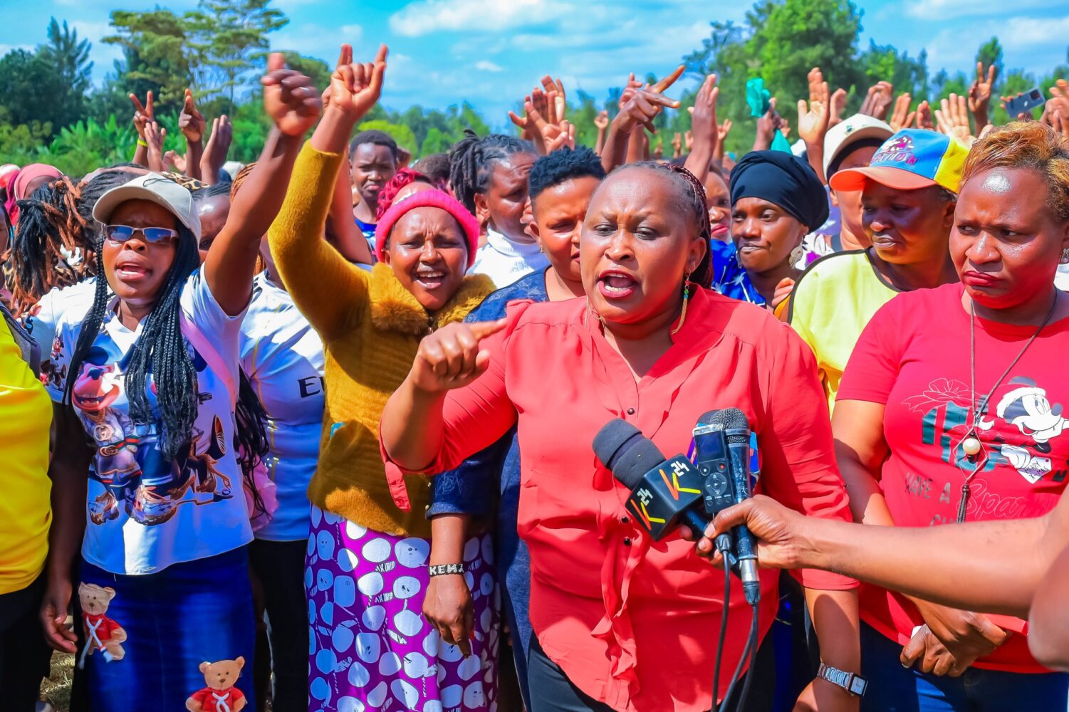 “You don’t speak for Mt Kenya” – Kirinyaga women tell off Gachagua for disparaging Governors Waiguru, Kihika and Mbarire for wearing make-up