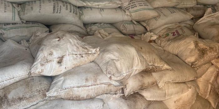 Five suspects arrested as police recover 4124 bags of adulterated Urea and DAP fertilizer