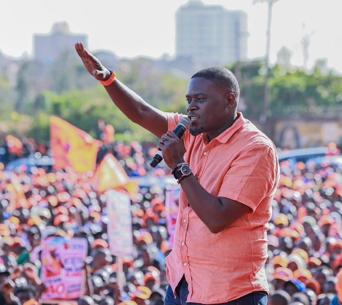 Nairobi residents at Jacaranda Grounds urge Sakaja to join ODM, governor asks party leadership to heed their call