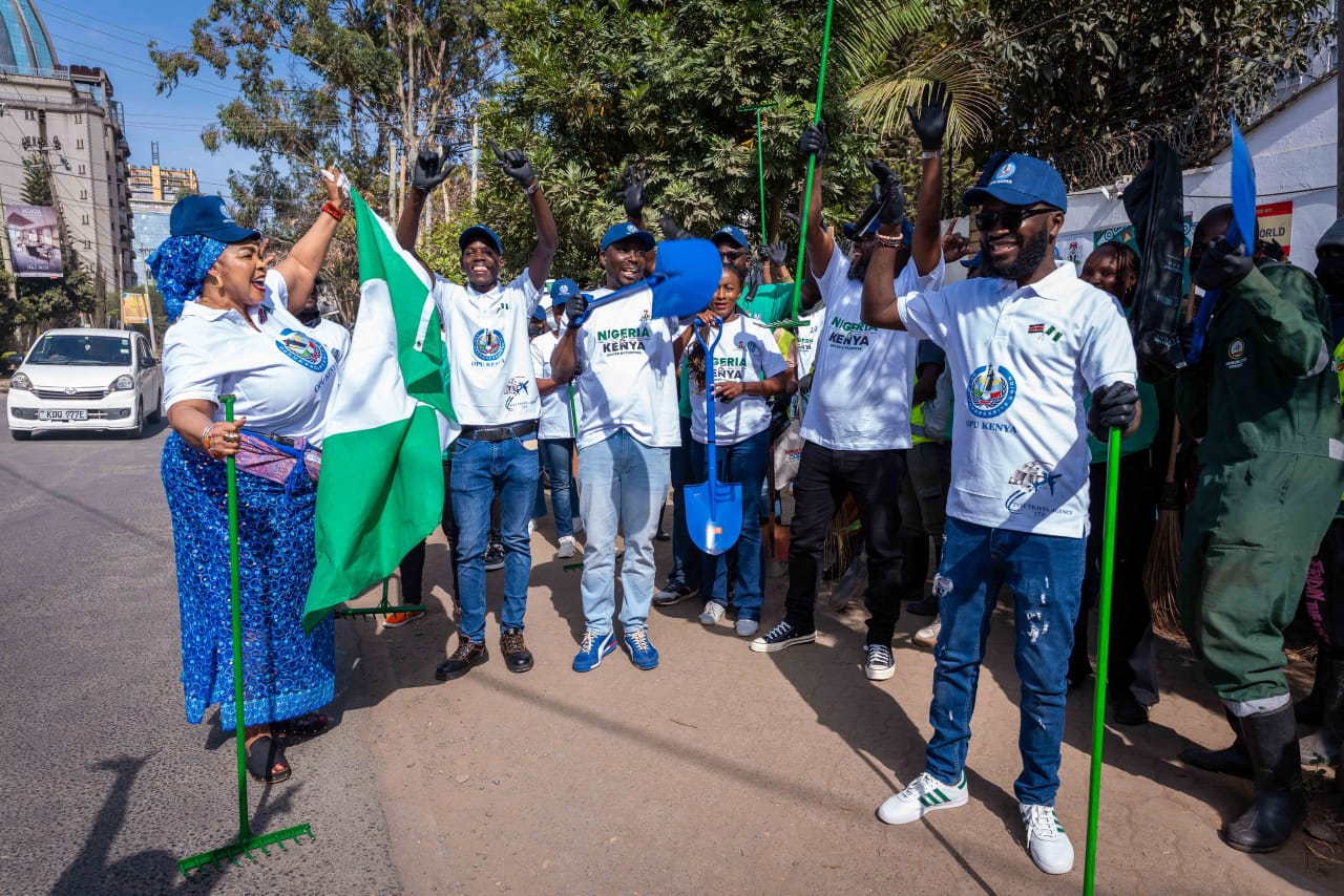 ‎Yoruba community in Kenya marks Nigeria’s 66th Independence Day with community clean-up along Lenana Road