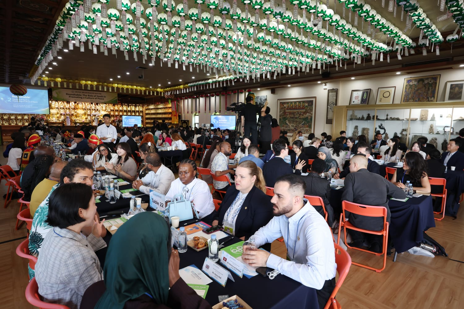 Youths from 43 countries during the HWPL International Youth Peace Program in Seoul, South Korea, held from September 17 to 19 under the theme “We, the Living Legacy of Peace.”